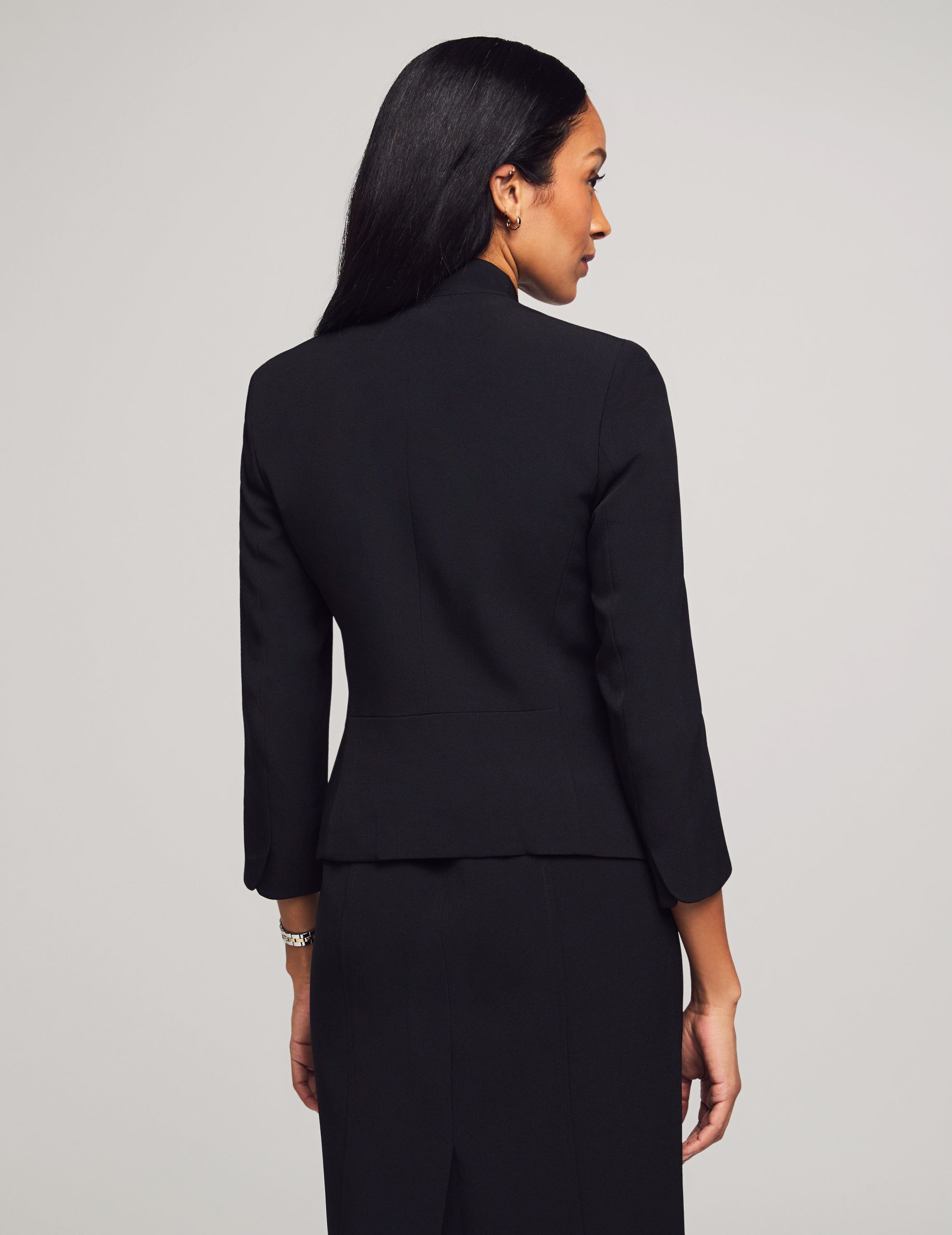 50036003 169 black back top crop.jpg 50036003 169 black back top crop.jpg