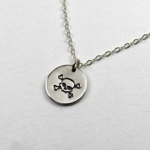 skull charm 1.jpg