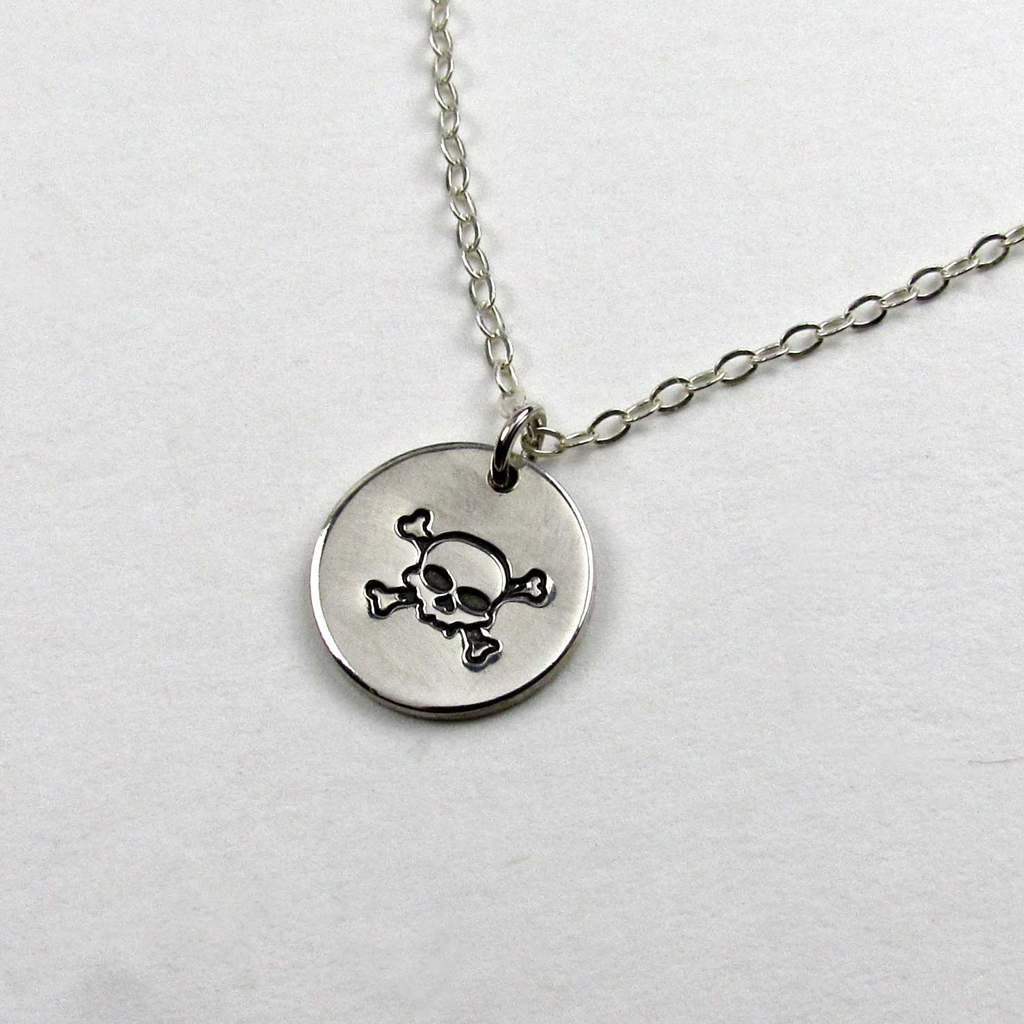 skull charm 1.jpg skull charm 1.jpg
